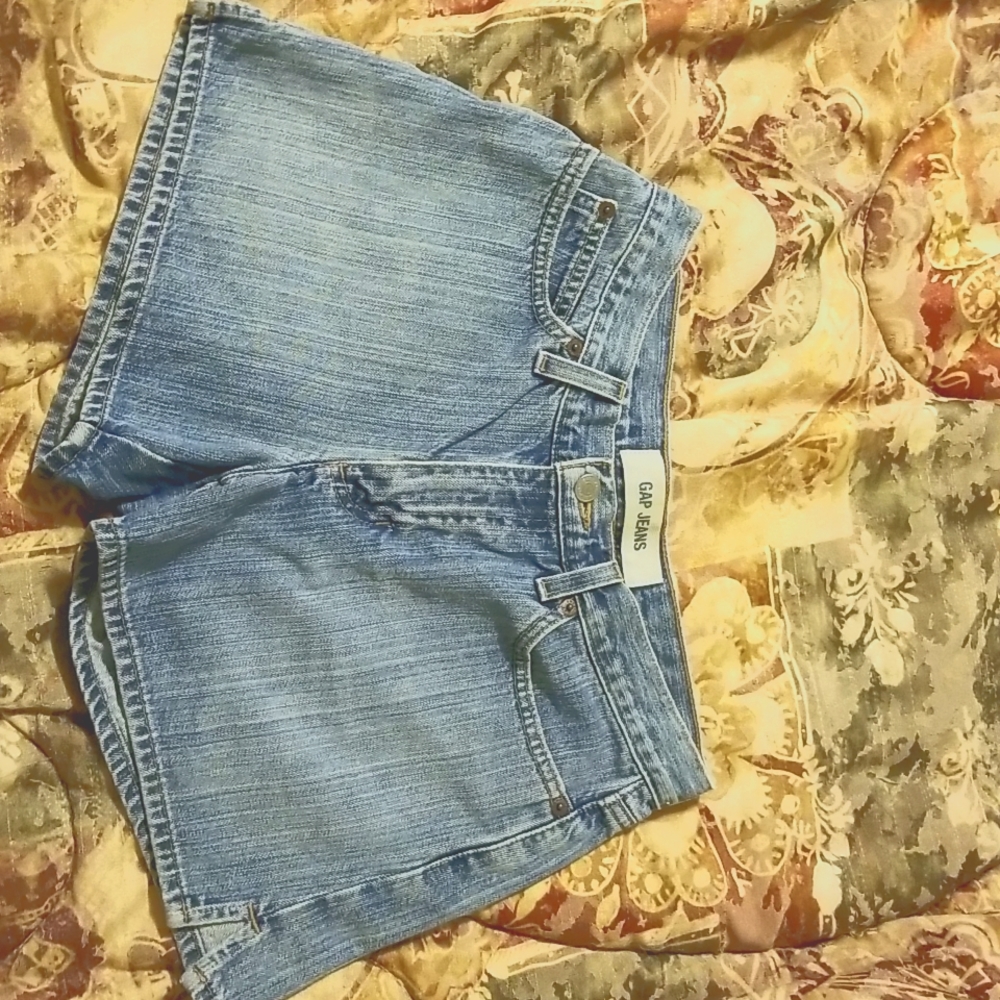 Gap Jean Shorts Size 4 short NWOT